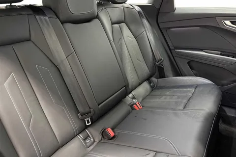 KT25FJO Audi Q4 e-tron Q4 Sport 40 e-tron 150,00 kW Thumbnail #9