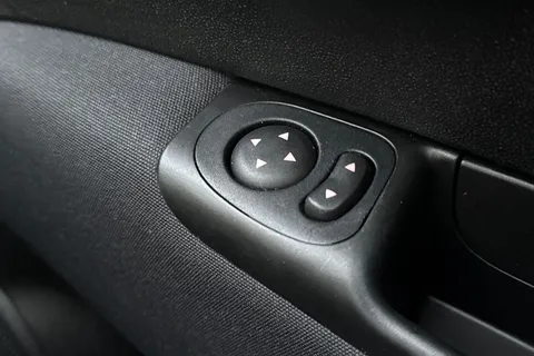 MX68LKE FIAT 500 1.2 Lounge 3dr Thumbnail #31