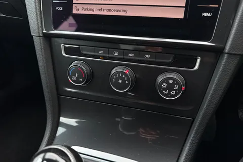 SD18BNU Volkswagen Golf 1.5 TSI EVO SE 5dr Thumbnail #18