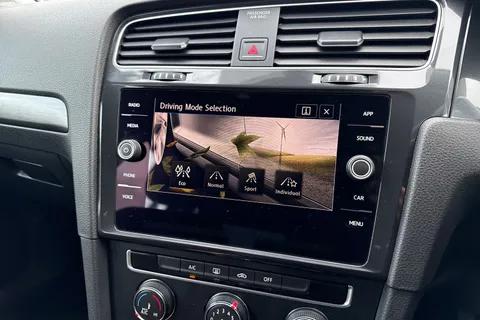 SD18BNU Volkswagen Golf 1.5 TSI EVO SE 5dr Thumbnail #37