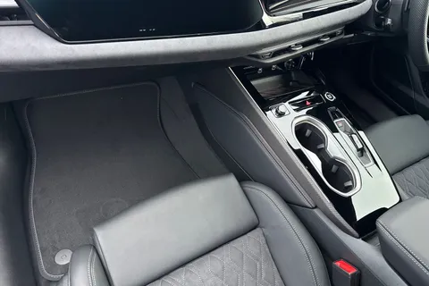  Audi A6 Saloon 2.0 TDI Edition 1 S Tronic quattro Euro 6 (s/s) 4dr Thumbnail #20