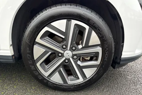 SB72NCJ Hyundai Kona 64kWh Premium Auto 5dr (10.5kW Charger) Thumbnail #11