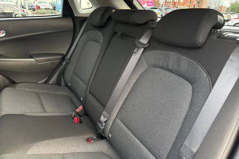 SB72NCJ Hyundai Kona 64kWh Premium Auto 5dr (10.5kW Charger) Thumbnail #19