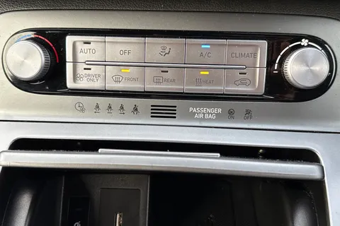 SB72NCJ Hyundai Kona 64kWh Premium Auto 5dr (10.5kW Charger) Thumbnail #22