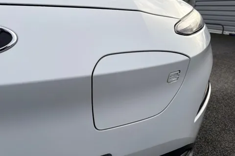 SB72NCJ Hyundai Kona 64kWh Premium Auto 5dr (10.5kW Charger) Thumbnail #31