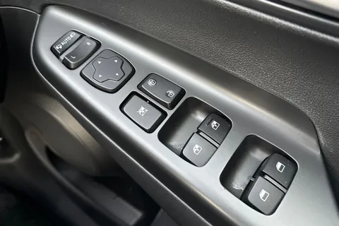 SB72NCJ Hyundai Kona 64kWh Premium Auto 5dr (10.5kW Charger) Thumbnail #37