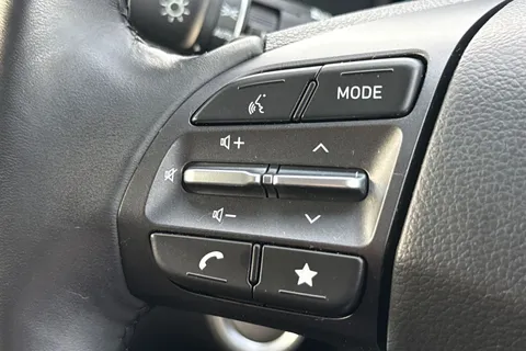 SB72NCJ Hyundai Kona 64kWh Premium Auto 5dr (10.5kW Charger) Thumbnail #42