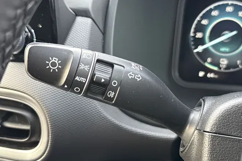 SB72NCJ Hyundai Kona 64kWh Premium Auto 5dr (10.5kW Charger) Thumbnail #43