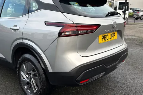 P80JPP Nissan Qashqai 1.3 DIG-T MHEV Acenta Premium XTRON Euro 6 (s/s) 5dr Thumbnail #8