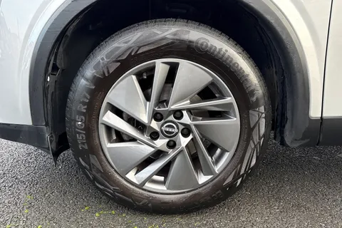 P80JPP Nissan Qashqai 1.3 DIG-T MHEV Acenta Premium XTRON Euro 6 (s/s) 5dr Thumbnail #12