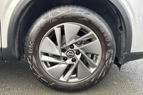 P80JPP Nissan Qashqai 1.3 DIG-T MHEV Acenta Premium XTRON Euro 6 (s/s) 5dr Thumbnail #13
