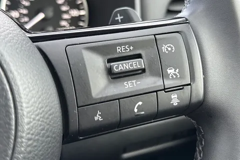 P80JPP Nissan Qashqai 1.3 DIG-T MHEV Acenta Premium XTRON Euro 6 (s/s) 5dr Thumbnail #36