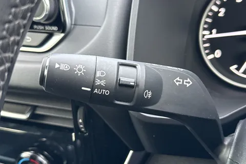 P80JPP Nissan Qashqai 1.3 DIG-T MHEV Acenta Premium XTRON Euro 6 (s/s) 5dr Thumbnail #40