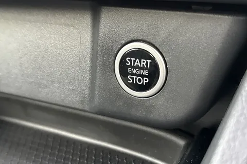 P80JPP Nissan Qashqai 1.3 DIG-T MHEV Acenta Premium XTRON Euro 6 (s/s) 5dr Thumbnail #42