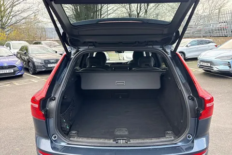 DP22SFY Volvo Xc60 2.0 B4D R DESIGN 5dr AWD Geartronic Thumbnail #10