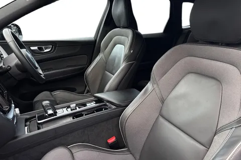 DP22SFY Volvo Xc60 2.0 B4D R DESIGN 5dr AWD Geartronic Thumbnail #11