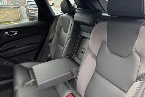 DP22SFY Volvo Xc60 2.0 B4D R DESIGN 5dr AWD Geartronic Thumbnail #14