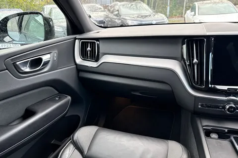 DP22SFY Volvo Xc60 2.0 B4D R DESIGN 5dr AWD Geartronic Thumbnail #15