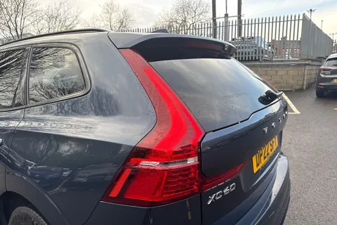 DP22SFY Volvo Xc60 2.0 B4D R DESIGN 5dr AWD Geartronic Thumbnail #16