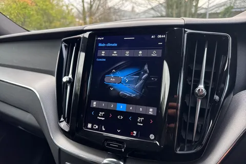 DP22SFY Volvo Xc60 2.0 B4D R DESIGN 5dr AWD Geartronic Thumbnail #19