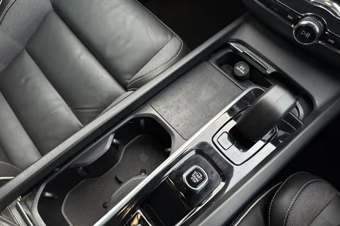 DP22SFY Volvo Xc60 2.0 B4D R DESIGN 5dr AWD Geartronic Thumbnail #20