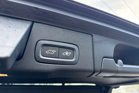 DP22SFY Volvo Xc60 2.0 B4D R DESIGN 5dr AWD Geartronic Thumbnail #25