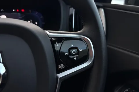 DP22SFY Volvo Xc60 2.0 B4D R DESIGN 5dr AWD Geartronic Thumbnail #41