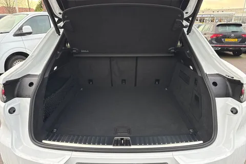 VX23RKO Porsche Cayenne 3.0T V6 Platinum Edition TiptronicS 4WD Euro 6 (s/s) 5dr Thumbnail #8