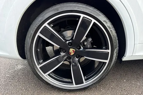 VX23RKO Porsche Cayenne 3.0T V6 Platinum Edition TiptronicS 4WD Euro 6 (s/s) 5dr Thumbnail #14