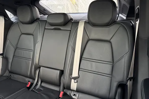 VX23RKO Porsche Cayenne 3.0T V6 Platinum Edition TiptronicS 4WD Euro 6 (s/s) 5dr Thumbnail #20