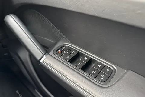 VX23RKO Porsche Cayenne 3.0T V6 Platinum Edition TiptronicS 4WD Euro 6 (s/s) 5dr Thumbnail #22