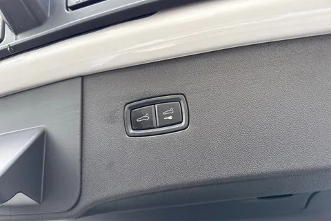 VX23RKO Porsche Cayenne 3.0T V6 Platinum Edition TiptronicS 4WD Euro 6 (s/s) 5dr Thumbnail #30