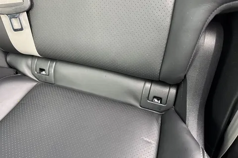 VX23RKO Porsche Cayenne 3.0T V6 Platinum Edition TiptronicS 4WD Euro 6 (s/s) 5dr Thumbnail #37