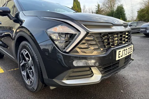 EJ73ZZS Kia Sportage 1.6T GDi ISG 2 5dr Thumbnail #16