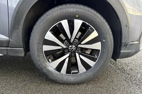 PK72OMH Volkswagen Taigo 1.0 TSI Life Euro 6 (s/s) 5dr Thumbnail #9