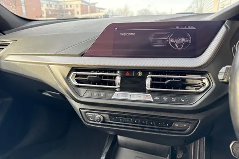 VK70ZTO BMW 1 Series 2.0 118d M Sport Auto Euro 6 (s/s) 5dr Thumbnail #44