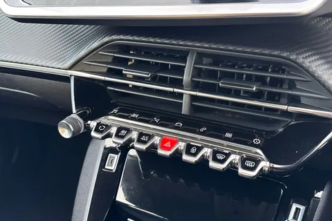 OW22GWE PEUGEOT 208 1.5 BlueHDi Allure Premium + Euro 6 (s/s) 5dr Thumbnail #55