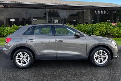 DN72EDV Audi Q3 Technik 35 TFSI 150 PS S tronic Thumbnail #4