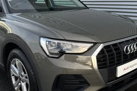 DN72EDV Audi Q3 Technik 35 TFSI 150 PS S tronic Thumbnail #9