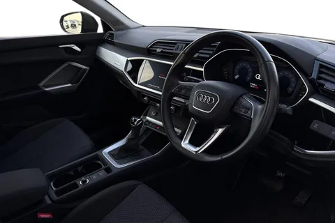 DN72EDV Audi Q3 Technik 35 TFSI 150 PS S tronic Thumbnail #14