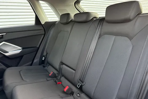 DN72EDV Audi Q3 Technik 35 TFSI 150 PS S tronic Thumbnail #19