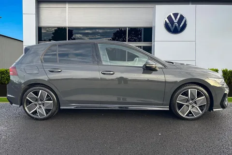 YE75MDO Volkswagen Golf 1.5 eTSI 150 R-Line 5dr DSG **PAN ROOF, WINTER PK, 18' LEEDS ALLOYS** Thumbnail #3