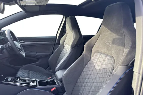 YE75MDO Volkswagen Golf 1.5 eTSI 150 R-Line 5dr DSG **PAN ROOF, WINTER PK, 18' LEEDS ALLOYS** Thumbnail #10