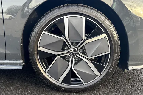 YE75MDO Volkswagen Golf 1.5 eTSI 150 R-Line 5dr DSG **PAN ROOF, WINTER PK, 18' LEEDS ALLOYS** Thumbnail #21