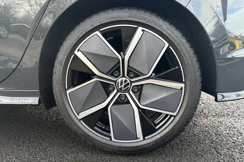 YE75MDO Volkswagen Golf 1.5 eTSI 150 R-Line 5dr DSG **PAN ROOF, WINTER PK, 18' LEEDS ALLOYS** Thumbnail #23