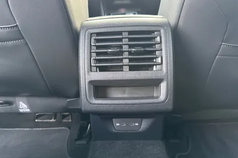 YE75MDO Volkswagen Golf 1.5 eTSI 150 R-Line 5dr DSG **PAN ROOF, WINTER PK, 18' LEEDS ALLOYS** Thumbnail #29