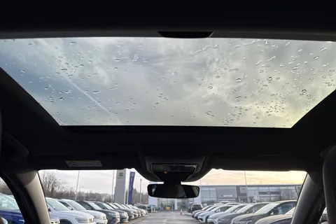 YE75MDO Volkswagen Golf 1.5 eTSI 150 R-Line 5dr DSG **PAN ROOF, WINTER PK, 18' LEEDS ALLOYS** Thumbnail #30