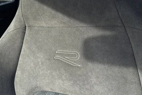 YE75MDO Volkswagen Golf 1.5 eTSI 150 R-Line 5dr DSG **PAN ROOF, WINTER PK, 18' LEEDS ALLOYS** Thumbnail #32