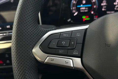 YE75MDO Volkswagen Golf 1.5 eTSI 150 R-Line 5dr DSG **PAN ROOF, WINTER PK, 18' LEEDS ALLOYS** Thumbnail #36