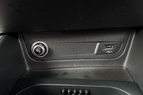 GF18UKL Audi Q2 1.4 TFSI CoD S line Euro 6 (s/s) 5dr Thumbnail #56